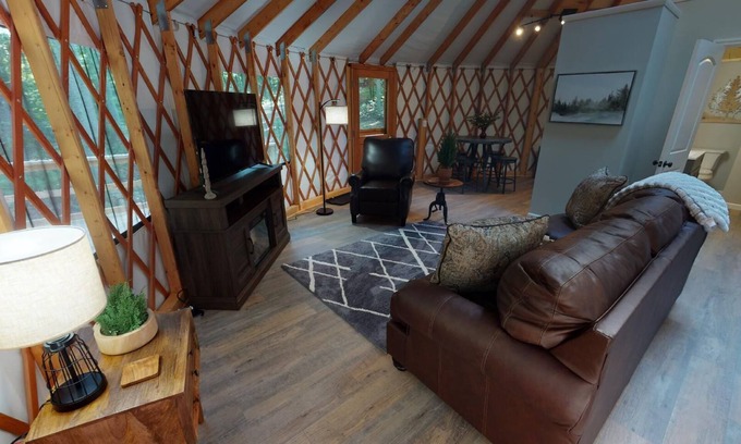 Laurelville RV Rental | Urban Pine Yurt- Hocking Hills Yurts