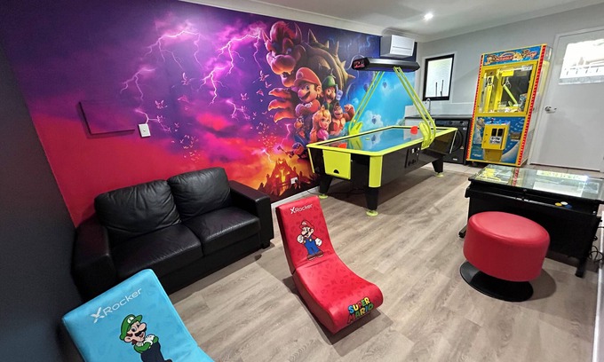 Chermside House | Urban Retreat -Modern Family Escape with Games Room!