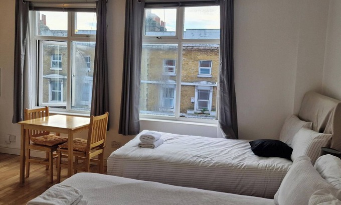 Camberwell Apartment | Urban Retreat Studio Apartment in London