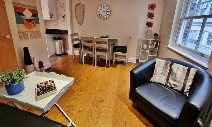 Bishopsgate Apartment | Urban Stay Artillery Lane Apartments