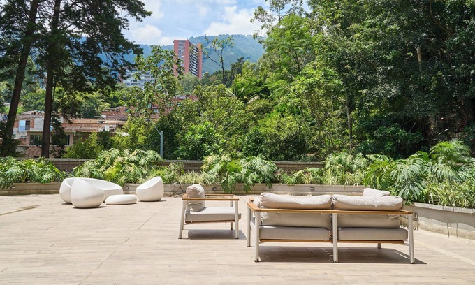 El Tesoro Apartment | Urban Studios- Newly furnished. Beautiful city views
