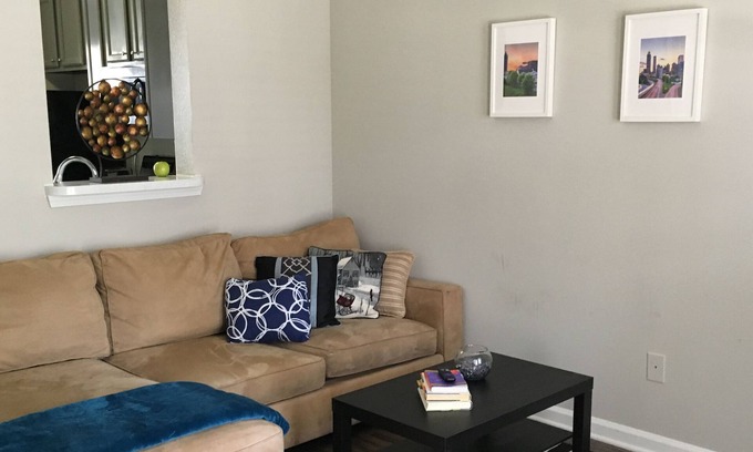 SoNo House | Urban Townhouse 2Bd/2Ba Suite with FREE Parking in the Heart of Atlanta
