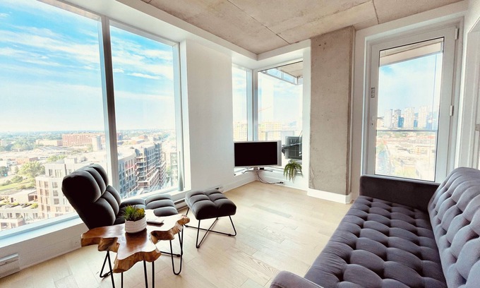 Ville-Marie Apartment | UrbanRetreat in the Sky, Downtown MTL