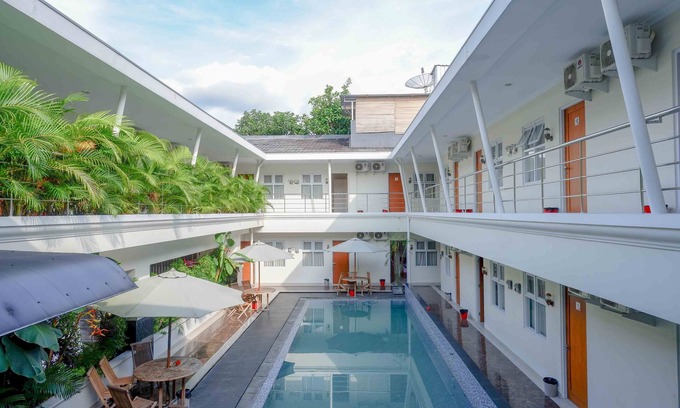 Sinduadi Hotel | Urbanview Hotel Syariah Casa Azmya Yogyakarta