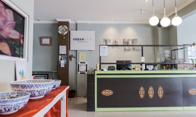 Jambi Hotel | Urbanview Hotel Ta Ke Jelutung Jambi