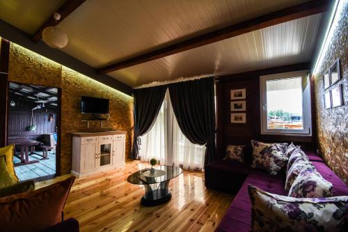 Ulcinj Ski Chalet | Urke - Ada Bojana