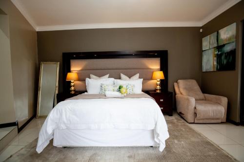 Kempton Park House | URlyfstyle 5 bedrooms 10km from OR Tambo Int Airport