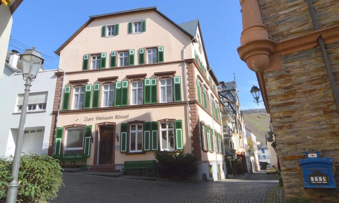 Uerzig House | Urzig Heritage Riverside Stay
