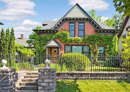 Elliot Park House | US Bank - Downtown Mpls - Convention Center