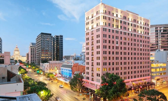 Downtown Austin Hotel | The Stephen F Austin Royal Sonesta Hotel