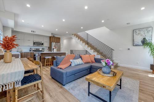 Sherman Oaks House | LA Haven Spacious Townhome