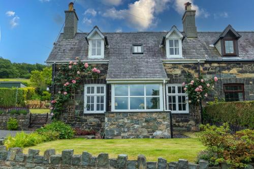 Llanfairfechan House | Uwch-Y-Mor