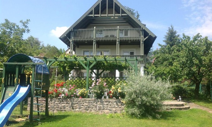 Badacsonytomaj Apartment | Vízközeli panorámás 4 fős apartman Badacsonytomajon