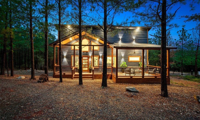 Pickens Cabin | Vacana: Anytime Wine, Sauna, Bar, Big Patio, Hot Tub, Fire Pit