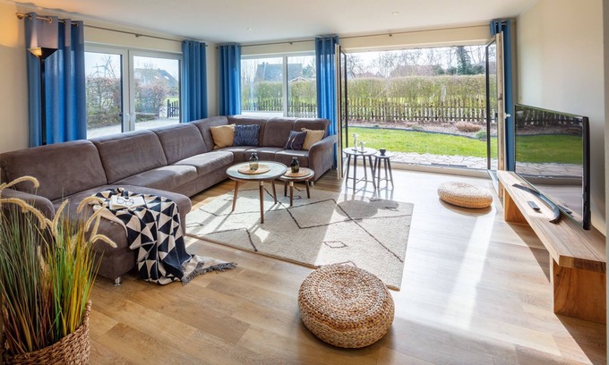 Daenschendorf Apartment | Vacation apartment/apartment for 8 guests with 150m² in Fehmarn OT Dänschendorf (110505)