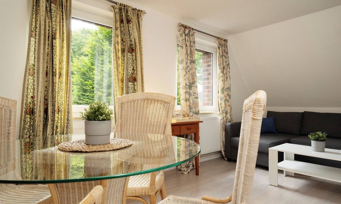 Scharbeutz House | Vacation home Holsteinhaus with terrace in Scharbeutz-Gelschendorf