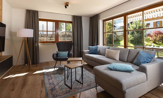Konigssee Apartment | Vacation apartment Königssee, 1-4 persons, 104 sqm, 2 bedrooms, balcony with mountain view