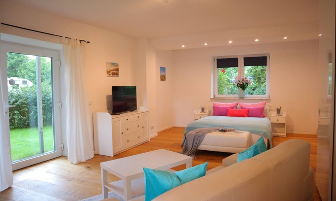 Nordholz Apartment | Vacation apartment "Am Deich" - cozy, modern & only a few steps to the Wadden Sea
