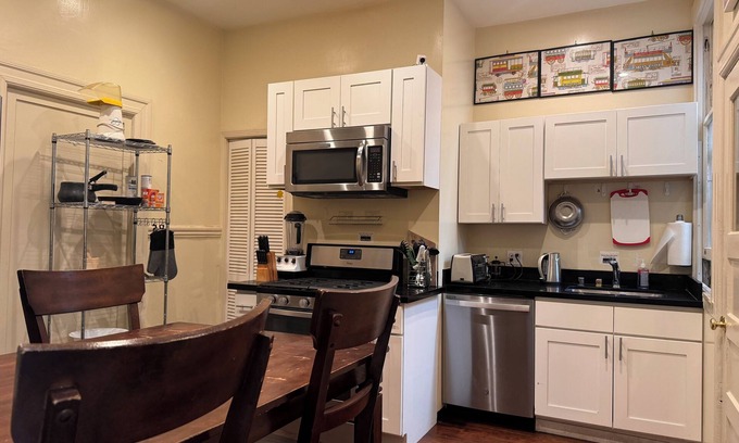 Hayes Valley Apartment | vacation apartment at the heart of San Fran 3-4 bedrooms, unbeatable deal