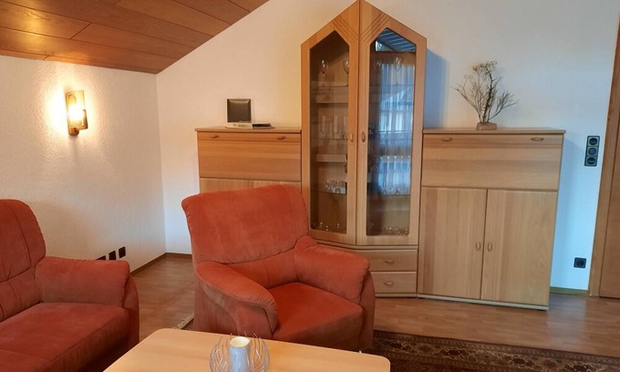 Riedenburg Apartment | Vacation apartment (90sqm) in a quiet location right on the edge of the forest