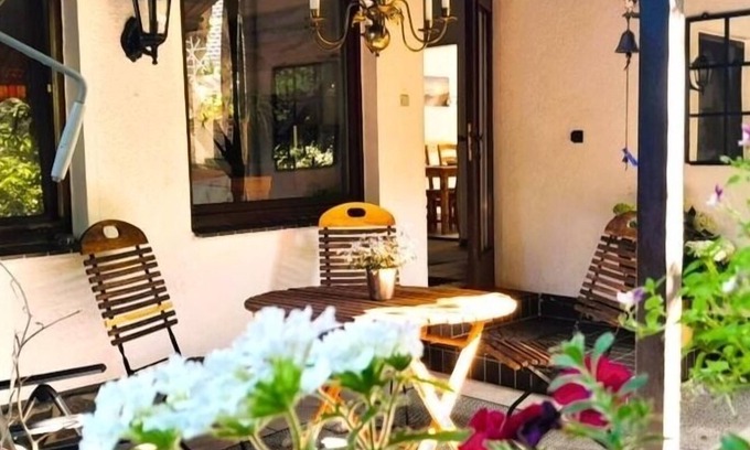 Neumuhlen-Dietrichsdorf Apartment | Vacation apartment/apartment for 8 guests with 138m² in Kiel (264592)