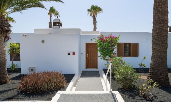 Playa Blanca Apartment | Vacation Apartment 'Puerto Chico H' with Shared Pool, Private Terrace and Wi-Fi