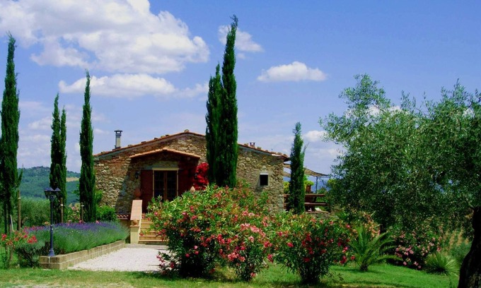 Caldana Apartment | Vacation apartment in a Tuscan stone house