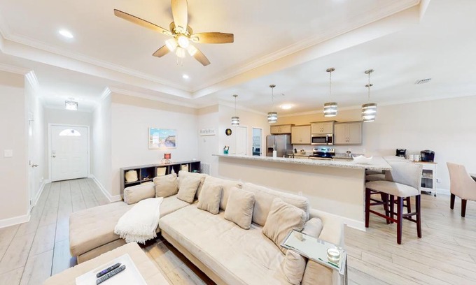 Navarre House | Vacation Breeze