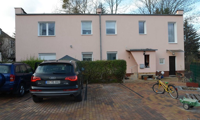 Leubnitz-Neuostra House | Vacation cottage Mockritz