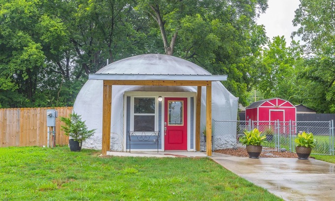 East Lake Cottage | Vacation Dome rental in the Unique city of Chattanooga TN