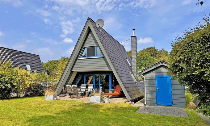 Damp House | Vacation for the whole family - - Parking lot in front of the door - with W-LAN