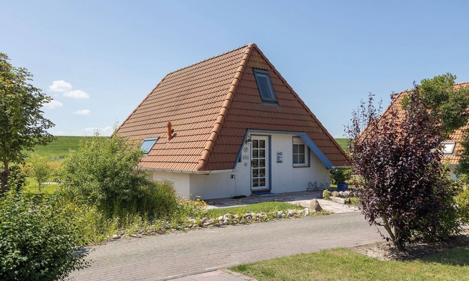 Wremen House | Vacation home Greifenberg. Idyllic and on the dyke.
