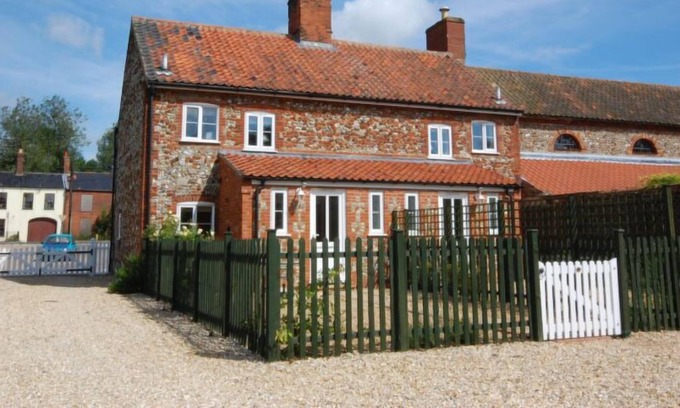 East Rudham House | Vacation home 18 The Green in Fakenham - 5 persons, 3 bedrooms