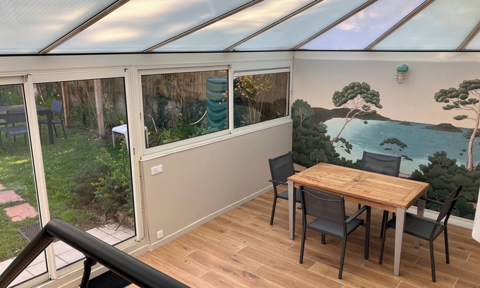 Ille-et-Vilaine House | Vacation home 2 steps from the beach