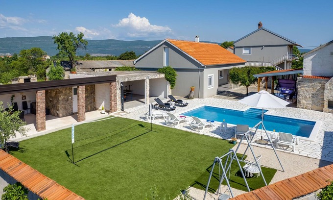 Pridraga House | Vacation home Branka by Interhome