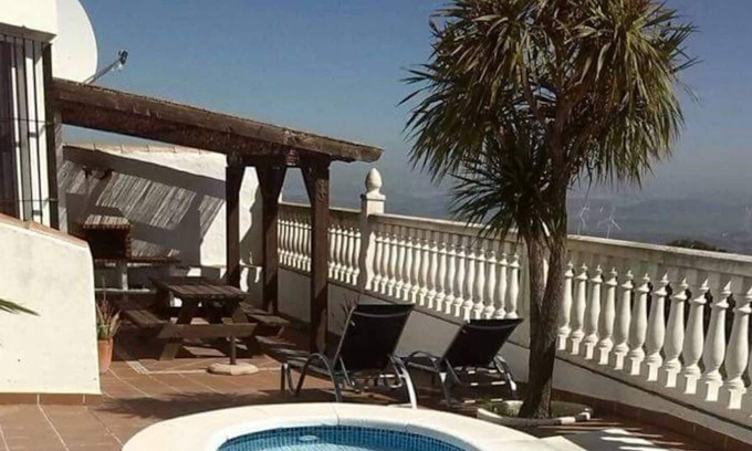 Medina-Sidonia House | Vacation Home Casa Medina with Mountain View, Sea View, Pool, Wi-Fi, Terraces & Garden