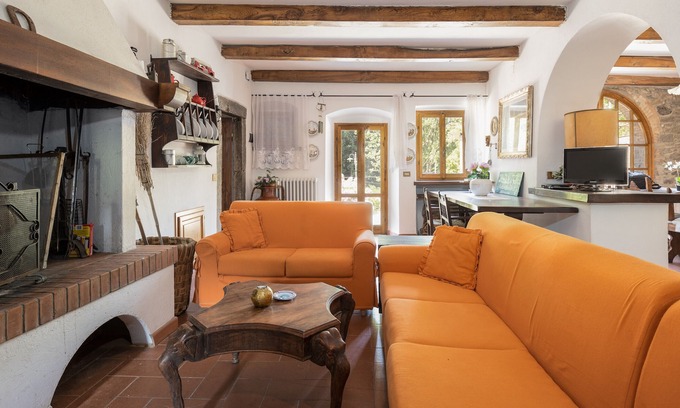 Bivio Pozzo House | Vacation Home 'Casale Fedora' with Private Garden & Wi-Fi