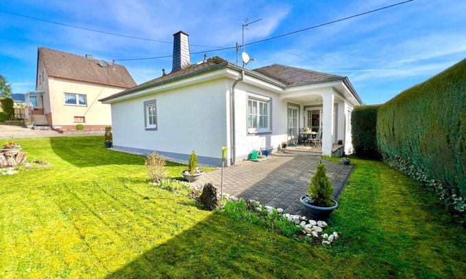 Niederstadtfeld House | Vacation home Daddy Bernd - Holiday home Daddy Bernd, 8 persons
