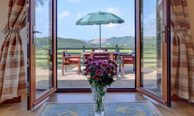 Aberystwyth House | Vacation home Dinas y Gadair in Aberystwyth - 4 persons, 2 bedrooms