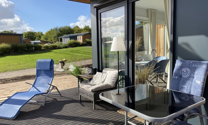 Suesel Ski Chalet | Vacation home directly on the lake, 3 minutes to the water ski facility, Süsel Seeparx