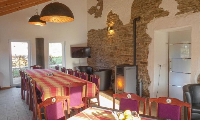 Zweifelscheid House | Vacation home Eifellandhaus (up to 21 persons) - South Eifel Family- u.