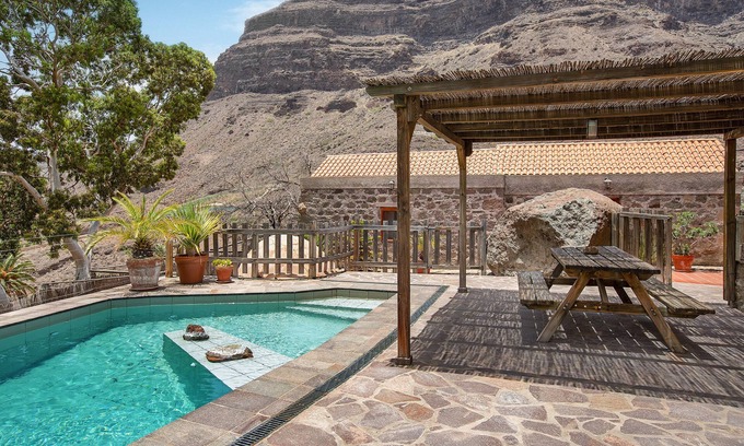 La Aldea de San Nicolas Villa | Vacation Home 'Finca Tasarte' with Mountain View, Pool & Wi-Fi