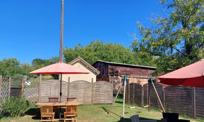 Sainte-Nathalene House | Vacation home du Petit Touron in Sainte-Nathalène - 6 persons, 2 bedrooms