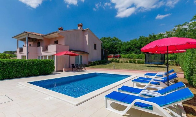 Martinski House | Vacation home Goga by Interhome