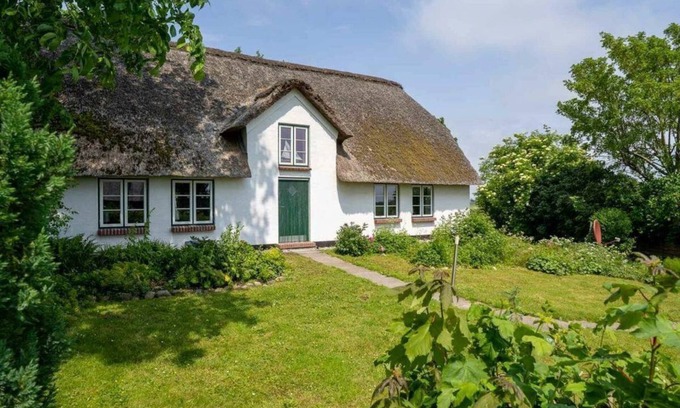 Westerhever Cottage | Vacation home Hygge under thatch