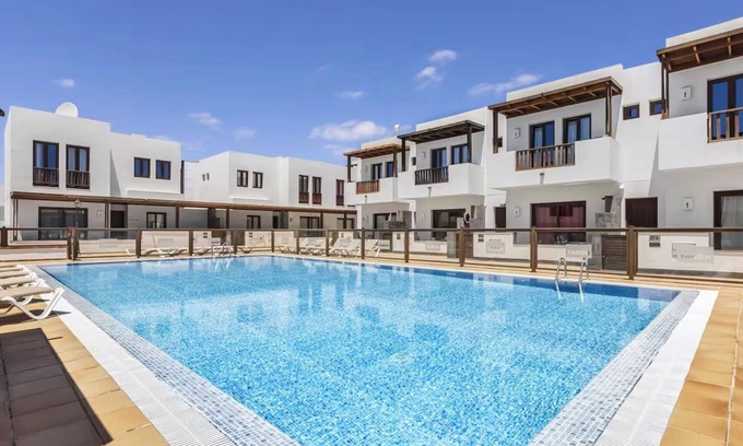 Puerto Calero House | Vacation Home 'Malpeis' with Sea View, Wi-Fi and Air Conditioning