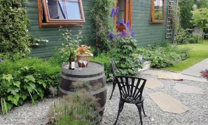 Lewiston House | Vacation home Milton Cottage in Drumnadrochit - 2 persons, 1 bedrooms