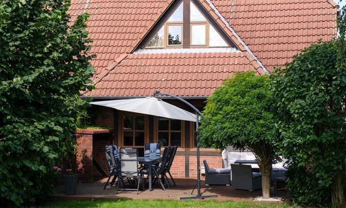 Neukirchen House | Vacation Home "Ostseeglück" with Private Terrace, Private Garden & Wi-Fi