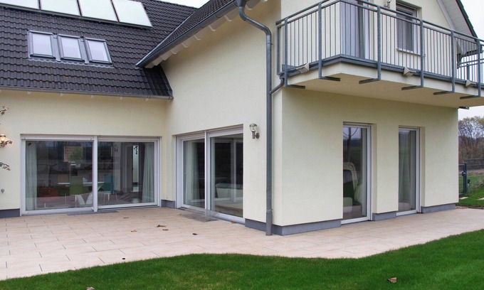 Heroldsbach House | Vacation Home "Ruhiges Einfamilienhaus" with Private Terrace, Private Garden & Wi-Fi