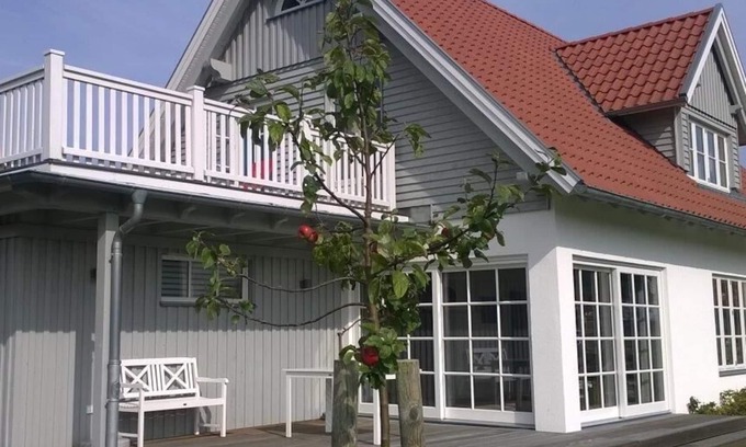 Rosenhagen House | Vacation home " Strand 22 ", on the Baltic Sea, roof terrace, sauna, WLAN, - SEASIDE-